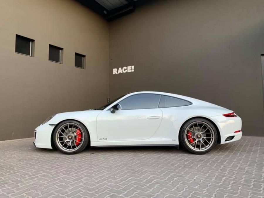  Porsche 911 Carrera GTS by RACE! 2019 года  (фото 2 из 7)